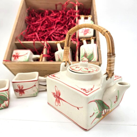 Vintage Ceramic Teapot Set Floral Dragonfly Design With Bamboo Handle je172 - Picture 9 of 16